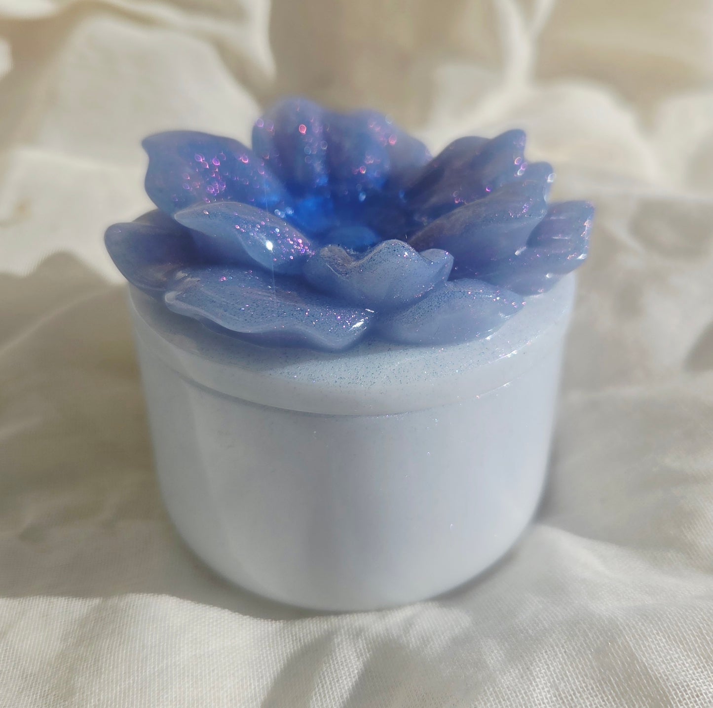 Boite avec couvercle fleur